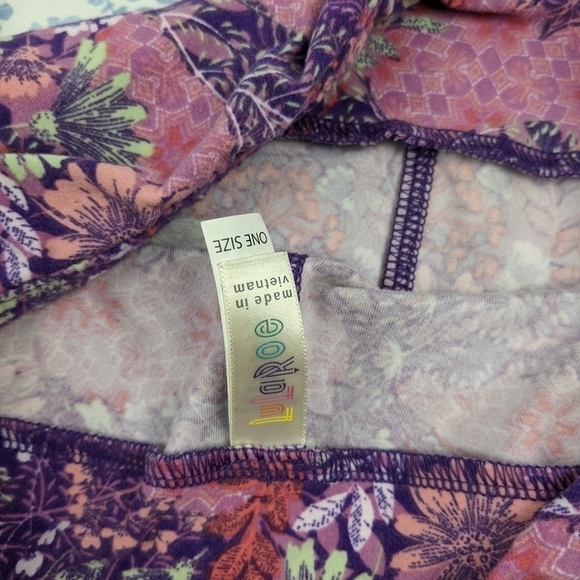 3/$15 Lularoe leggings pink and purple floral design buttery soft - Picture 4 of 4